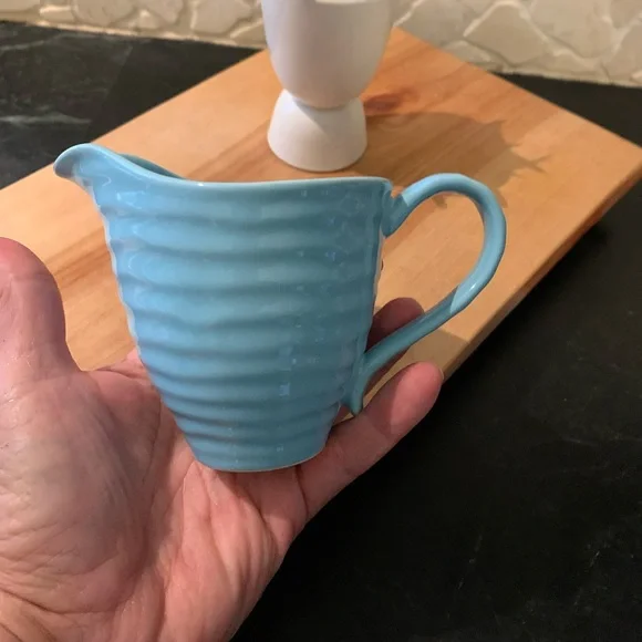CIROA | Ripple Turquoise Creamer - Picture 3 of 8
